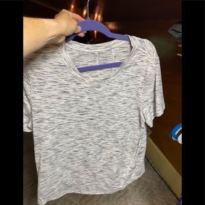 Lululemon tshirt